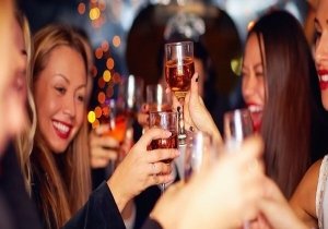 A Toast To The 90's Galentine's Party at Windmill Creek Winery