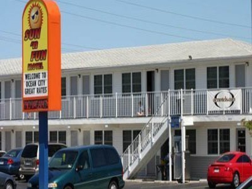 Sun 'n Fun Motel