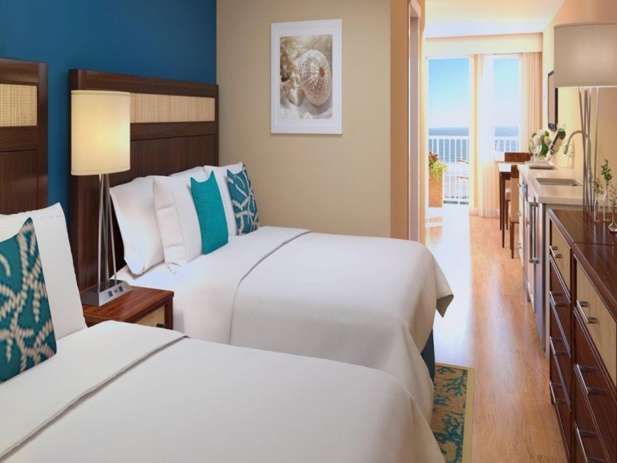 Commander Hotel & Suites