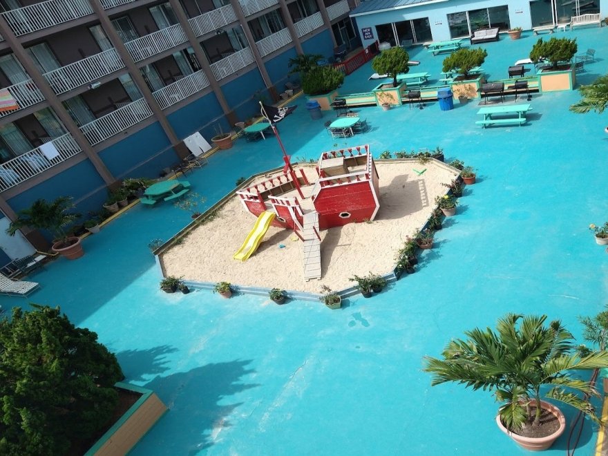 Flagship Oceanfront Hotel