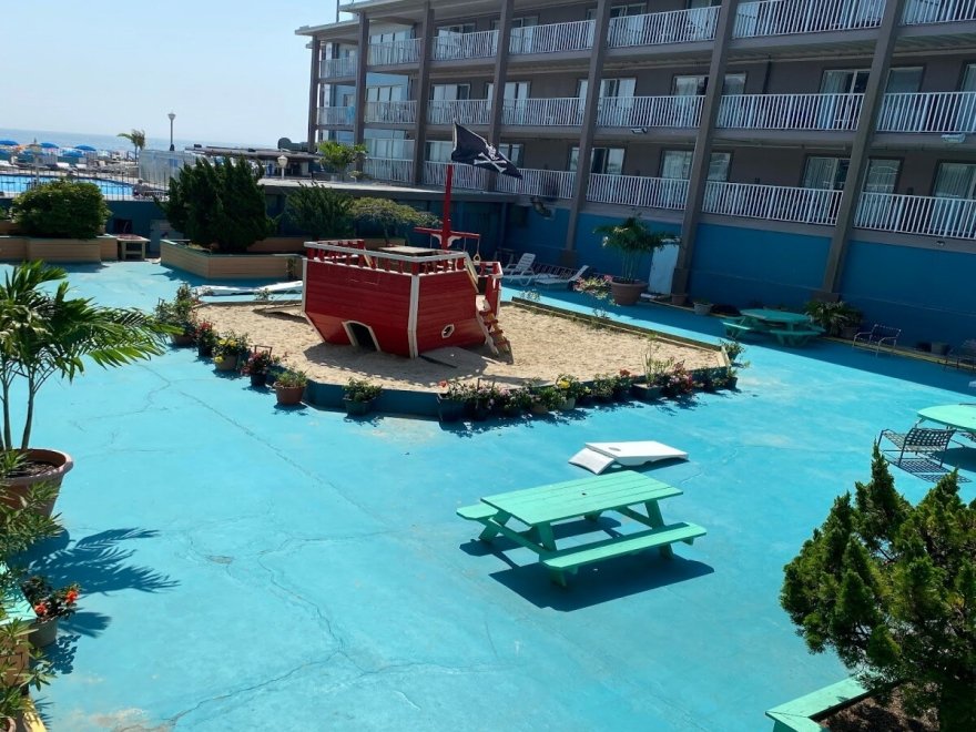 Flagship Oceanfront Hotel