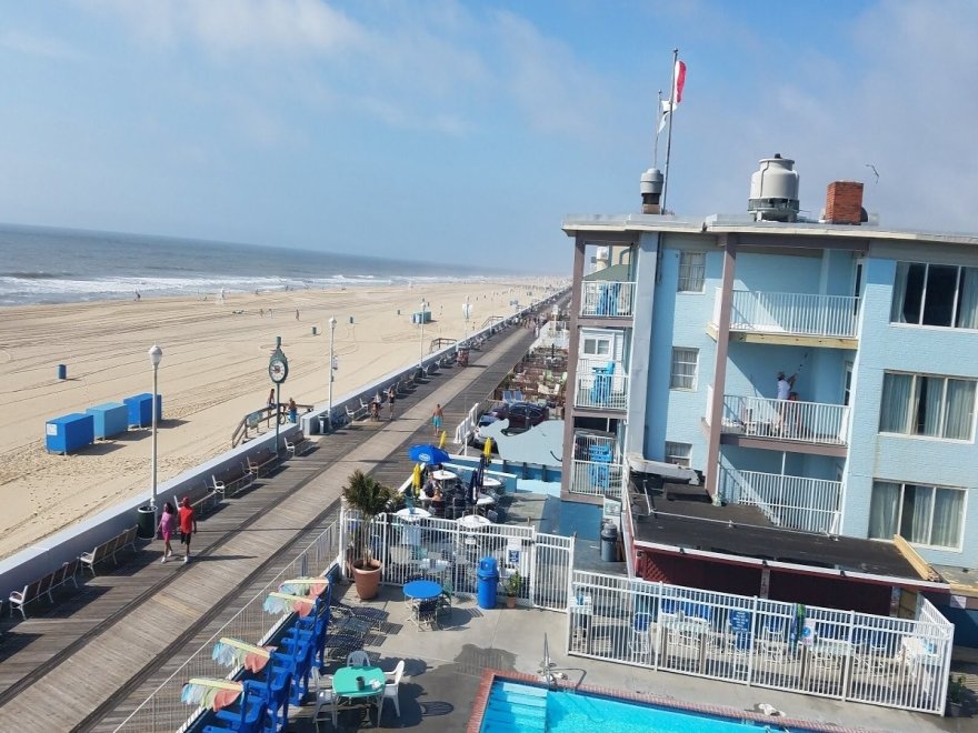 Flagship Oceanfront Hotel