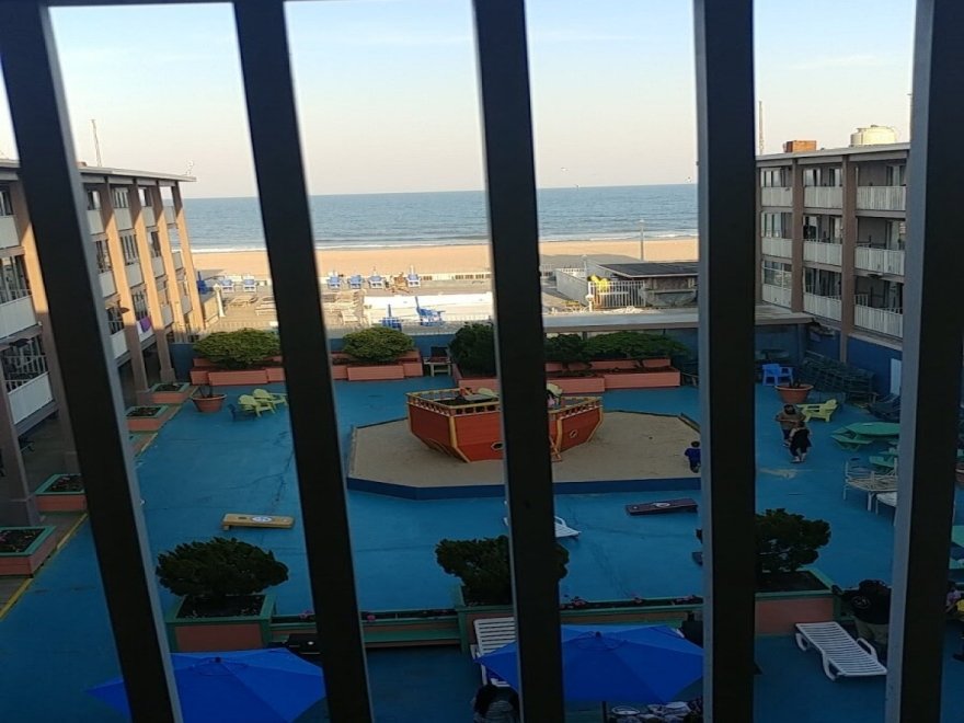 Flagship Oceanfront Hotel