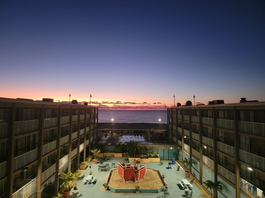 Flagship Oceanfront Hotel