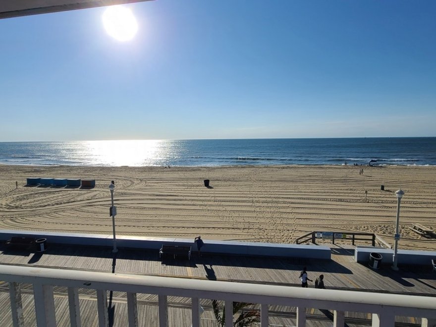 Flagship Oceanfront Hotel