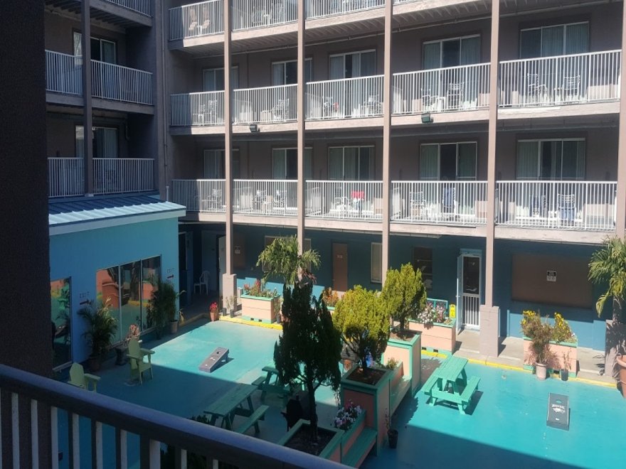 Flagship Oceanfront Hotel