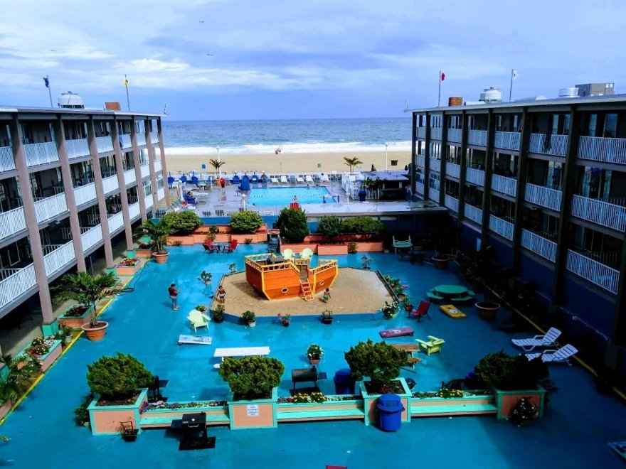 Flagship Oceanfront Hotel