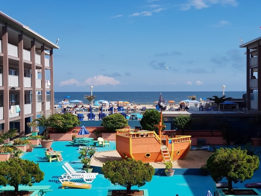 Flagship Oceanfront Hotel