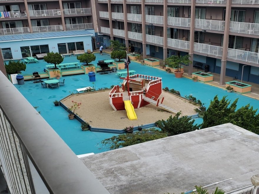 Flagship Oceanfront Hotel