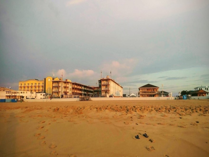 Flagship Oceanfront Hotel