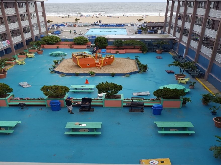 Flagship Oceanfront Hotel