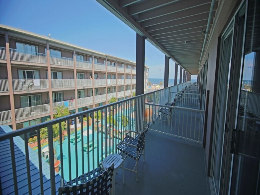 Flagship Oceanfront Hotel