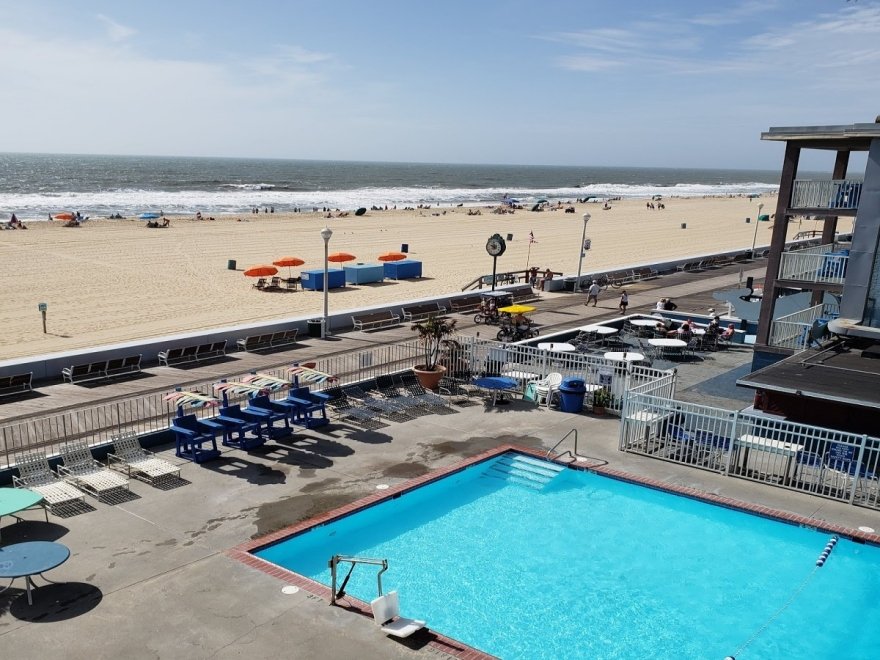 Flagship Oceanfront Hotel
