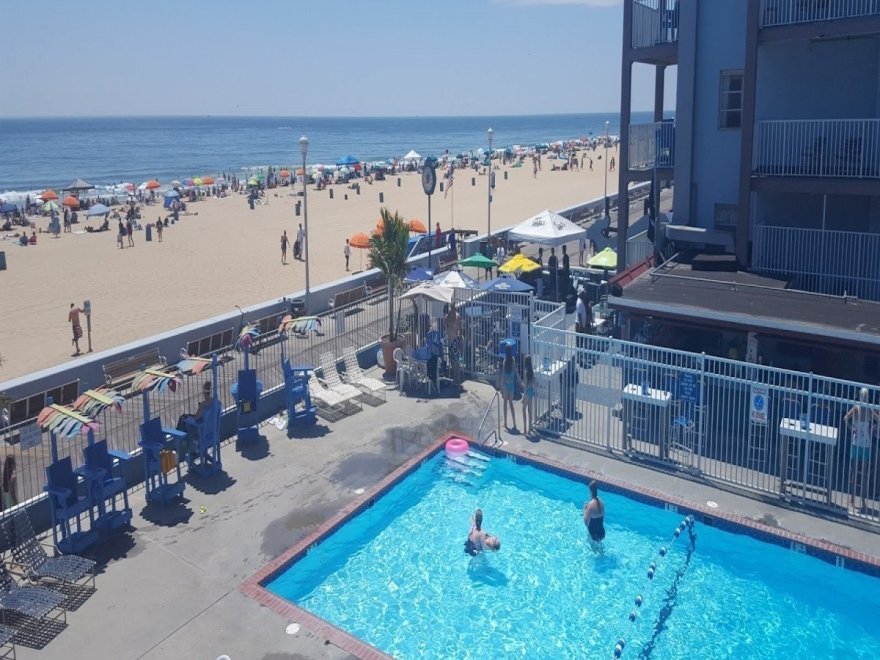 Flagship Oceanfront Hotel