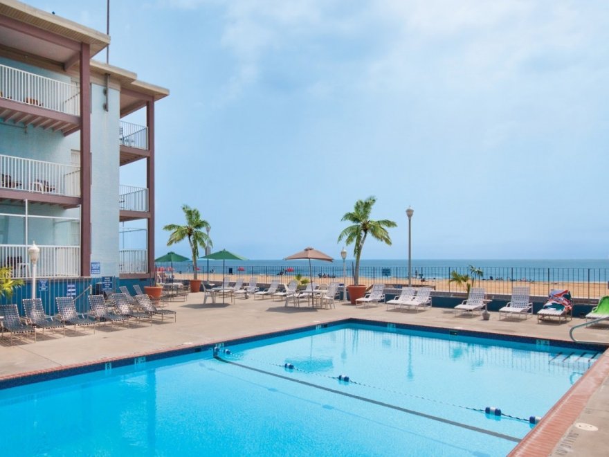 Flagship Oceanfront Hotel