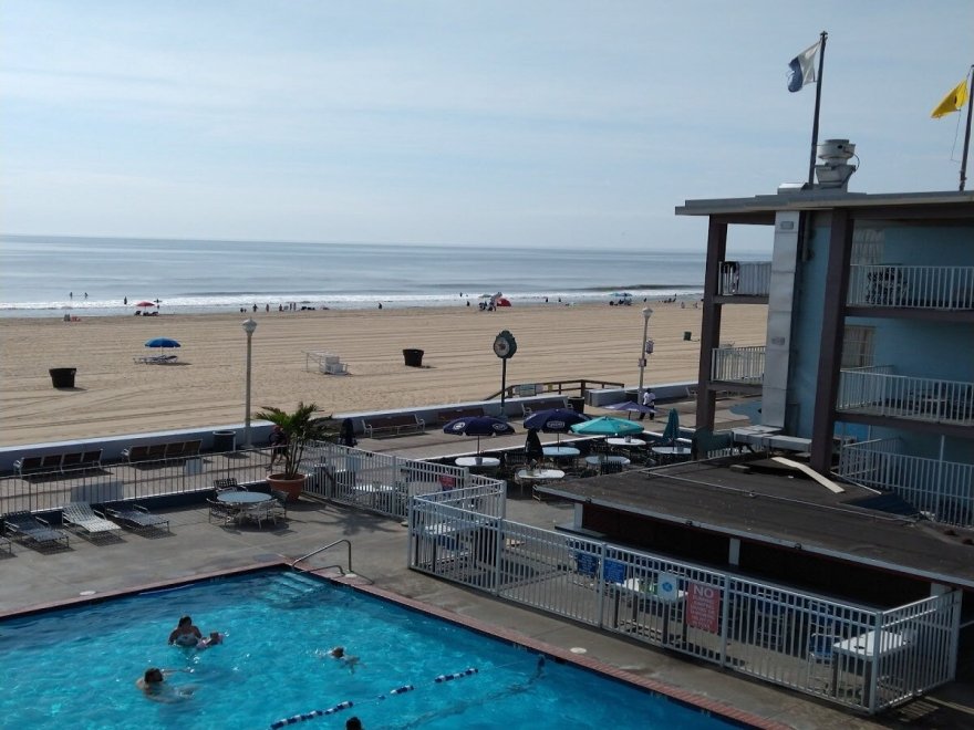 Flagship Oceanfront Hotel