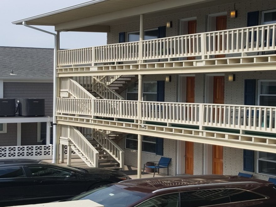 Crystal Sands Motel