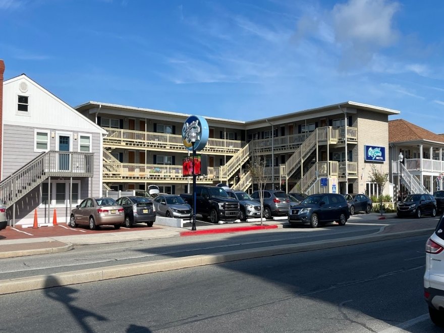 Crystal Sands Motel