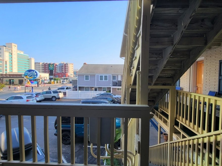 Crystal Sands Motel