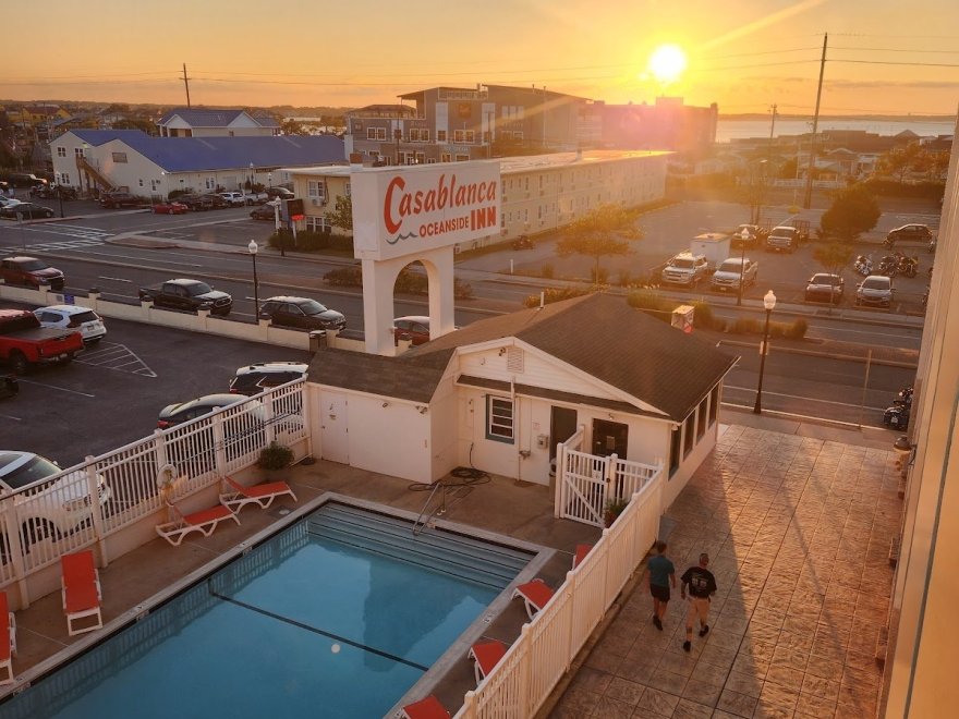 Casablanca Oceanside Inn