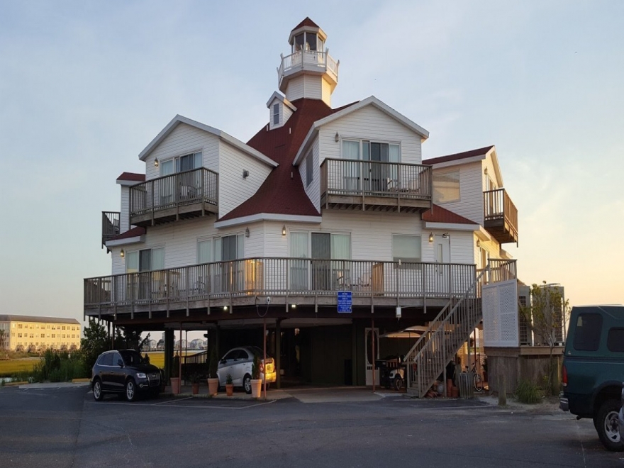 Lighthouse Club Hotel