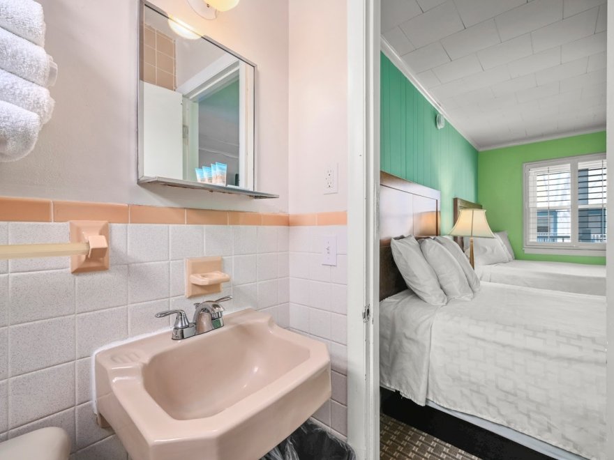 Madison Beach Motel