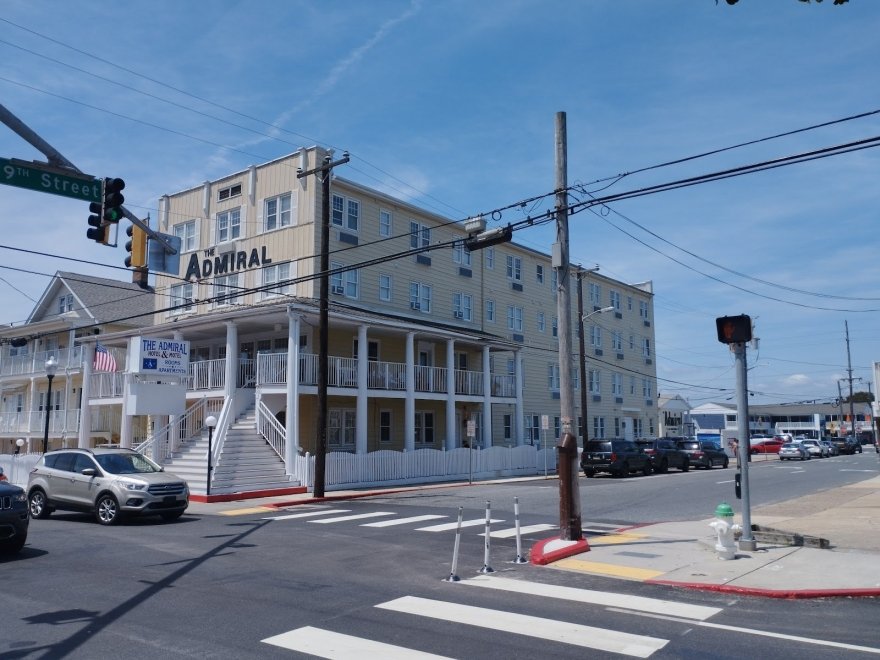 Admiral Hotel