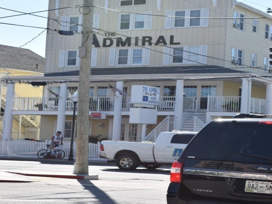 Admiral Hotel