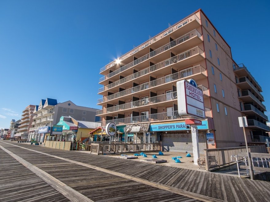 Americana Hotel Oceanfront