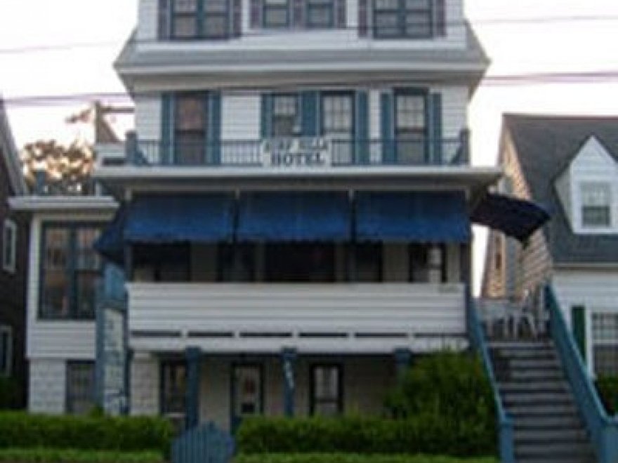 Surf Villa Hotel