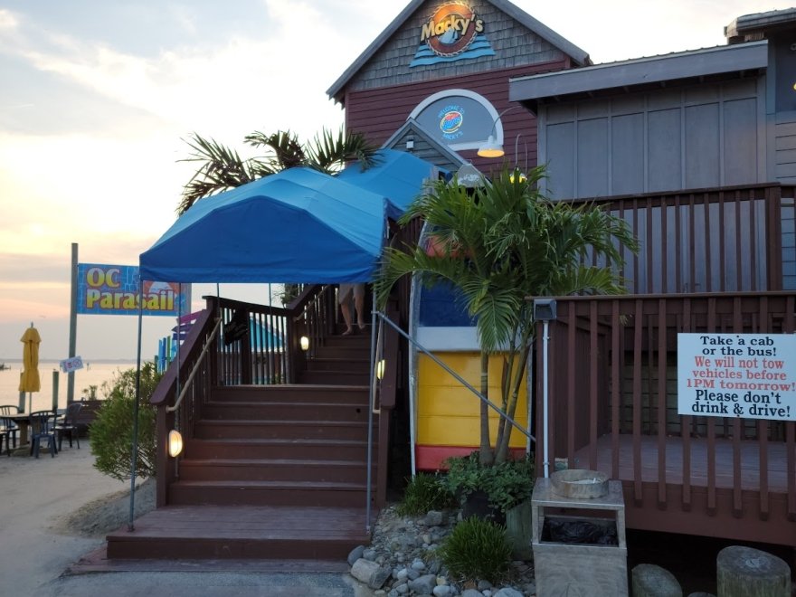 Macky's Bayside Bar & Grill