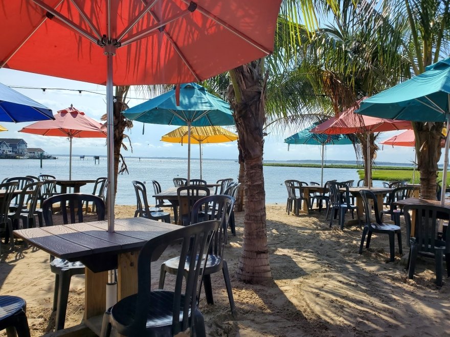 Macky's Bayside Bar & Grill