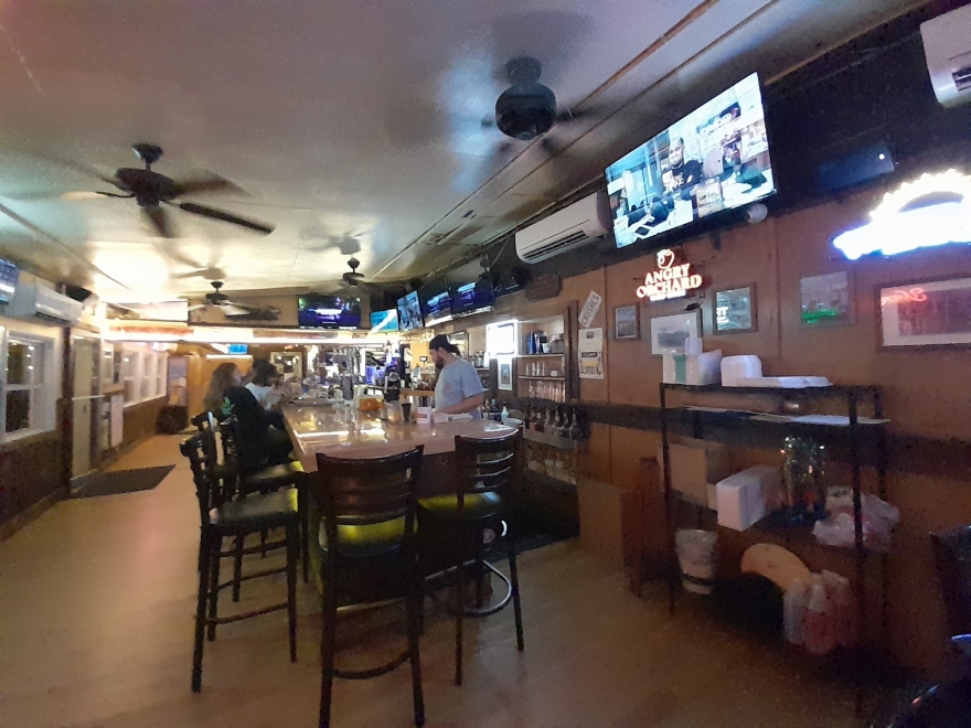 Harborside Bar & Grill