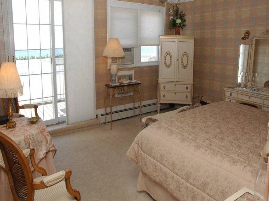 Beach Walk Hotel