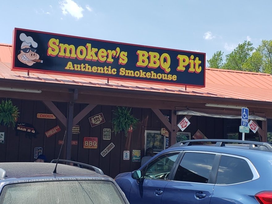 Smoker's BBQ Pit