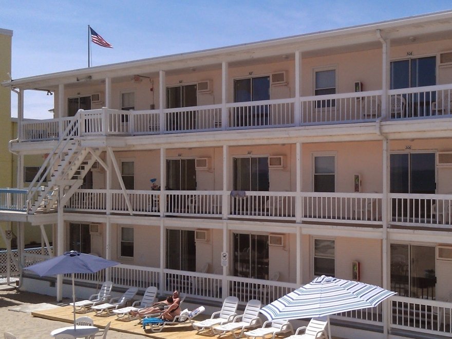 Windjammer Condominiums