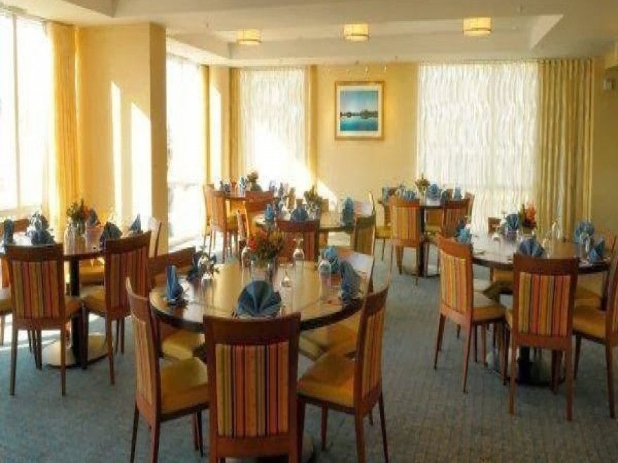 Captain's Table Restaurant and Bar