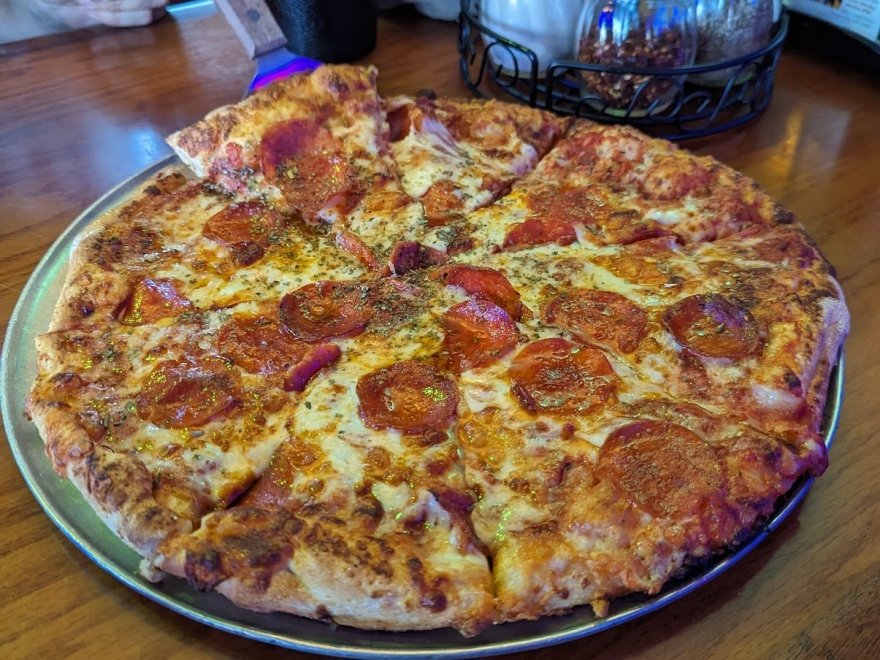 Johnny's Pizza & Pub