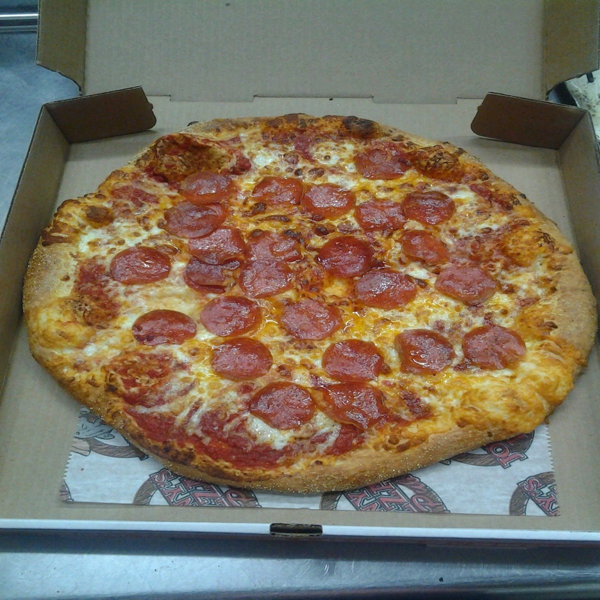 Johnny&#39;s - M Johnny's Pizza & Pub | Explore OC