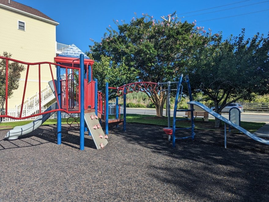 Robin Drive Park & Playground