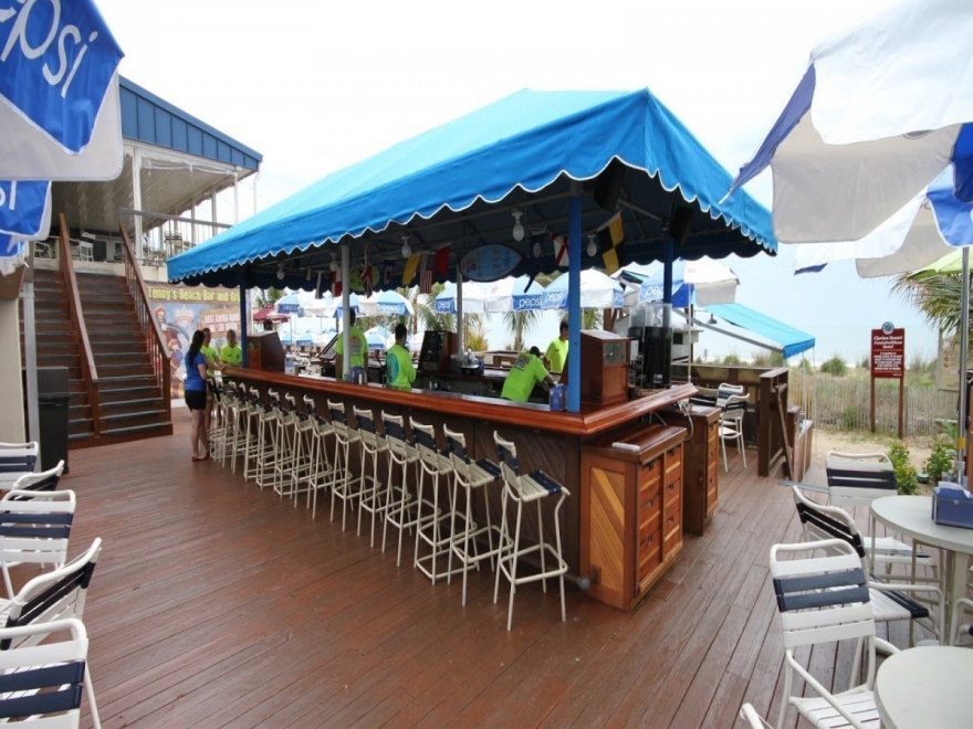 Lenny's Beach Bar & Grill