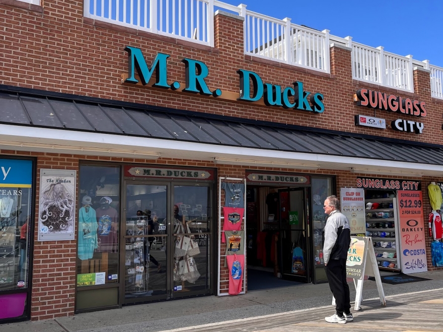 M R Ducks Apparel Shoppes