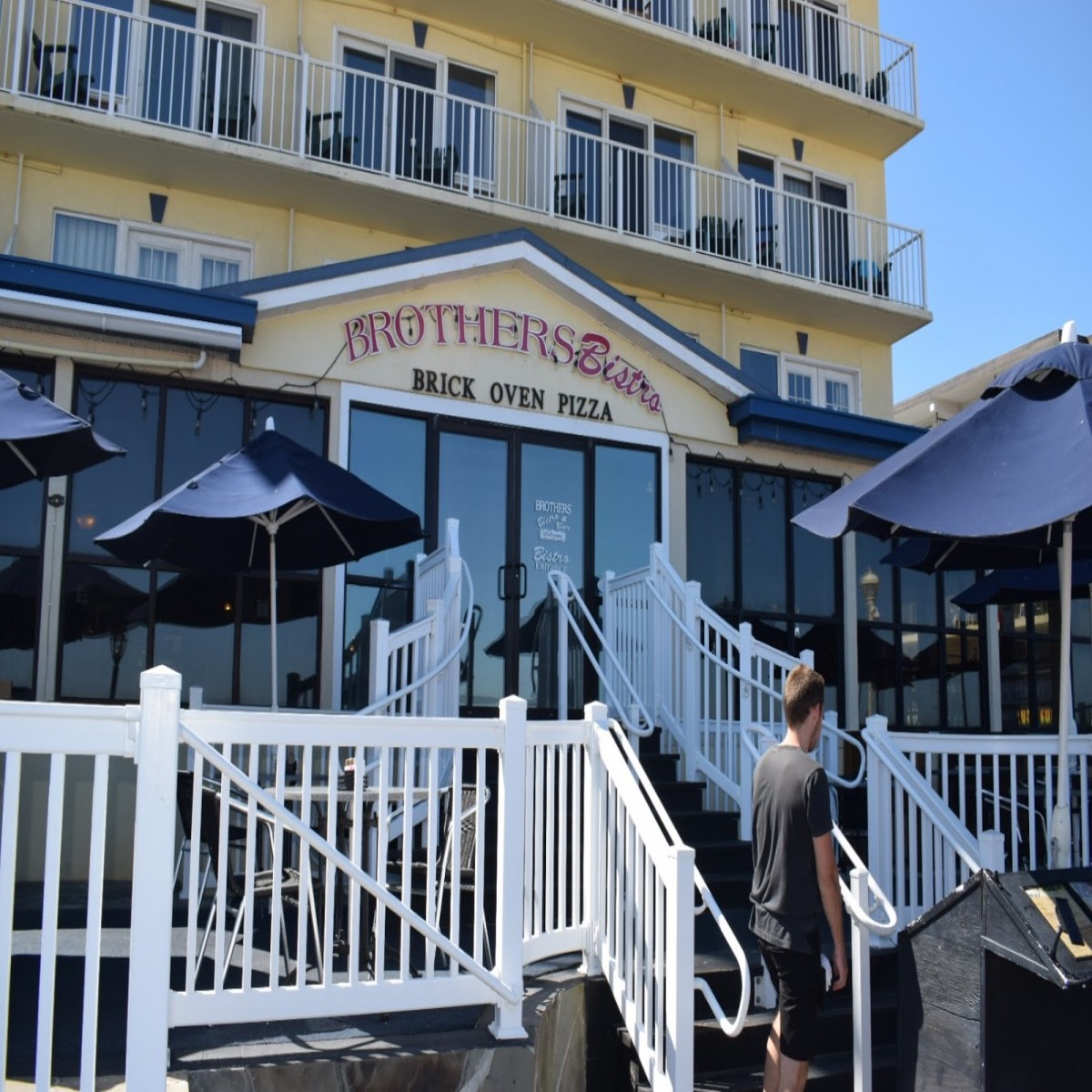 Brother's Bistro