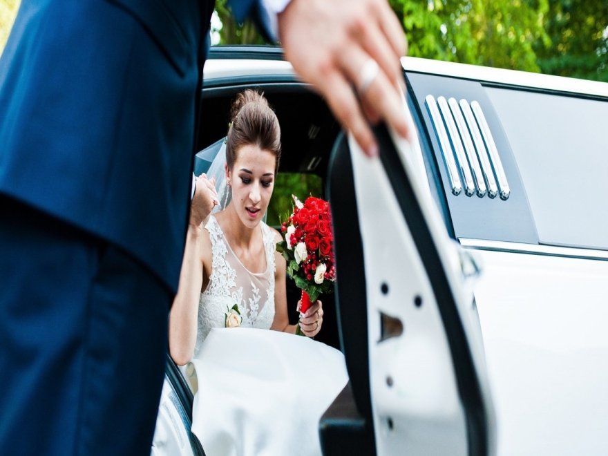 Skye Limousine 