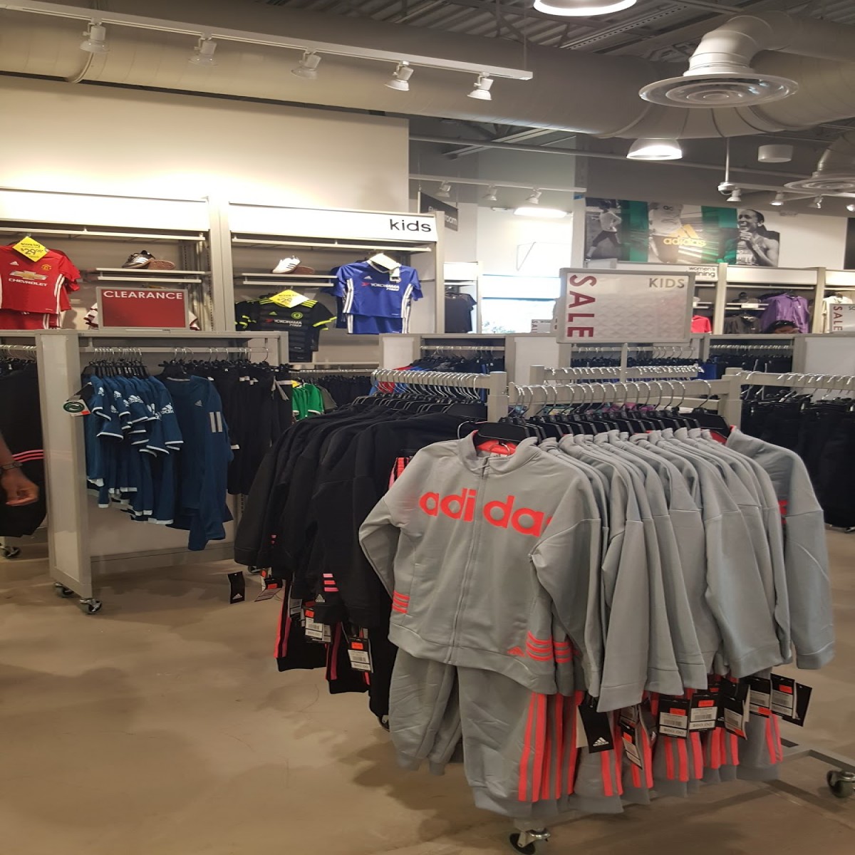 nike adidas outlet near me
