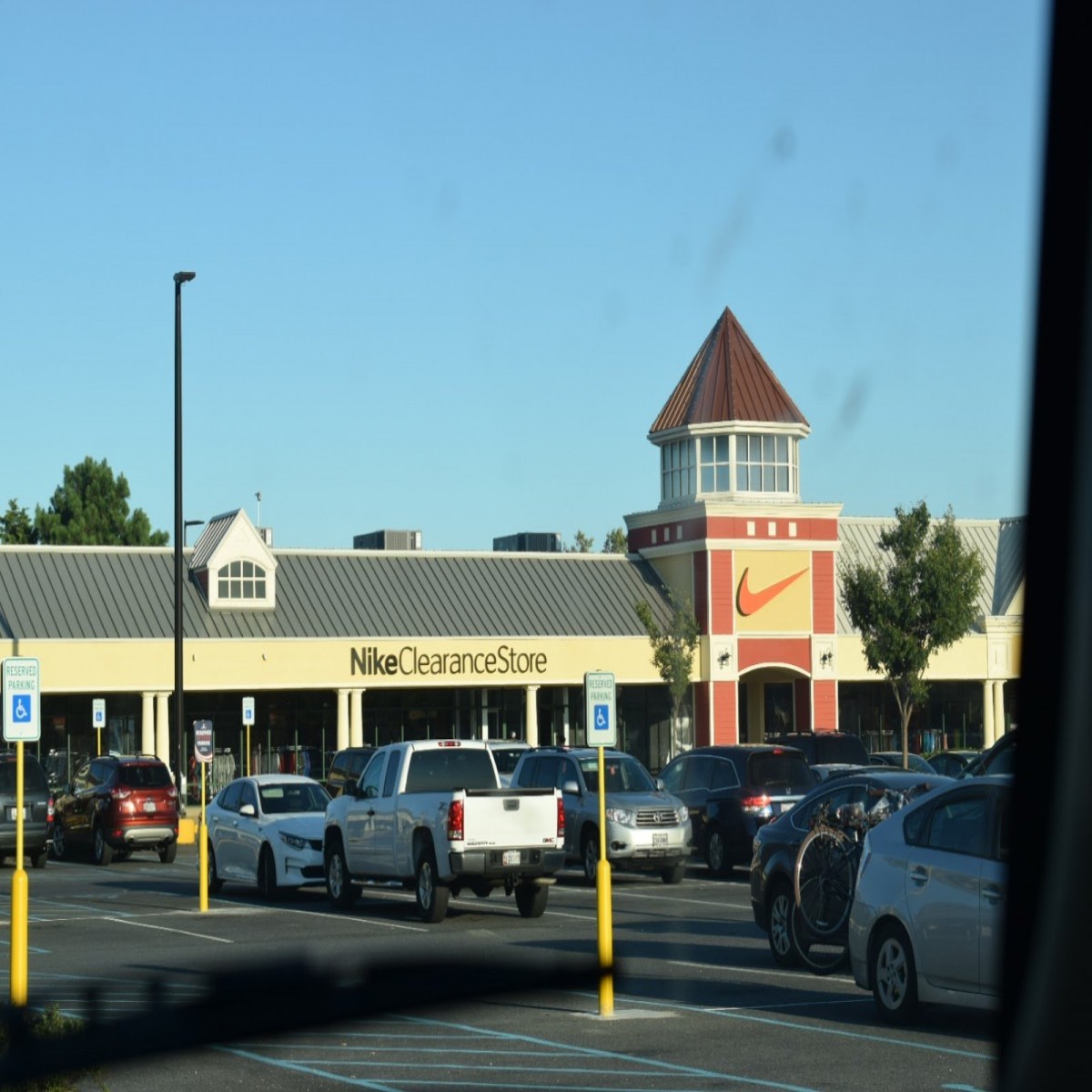 nike clearance store tanger outlet