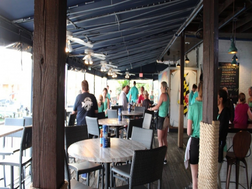 Tailchasers Restaurant & Dock Bar