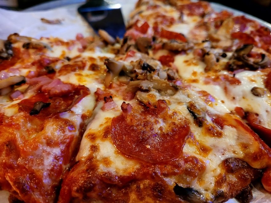 Fox's Pizza (Carryout & Delivery)
