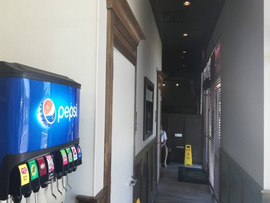 Fox's Pizza (Carryout & Delivery)