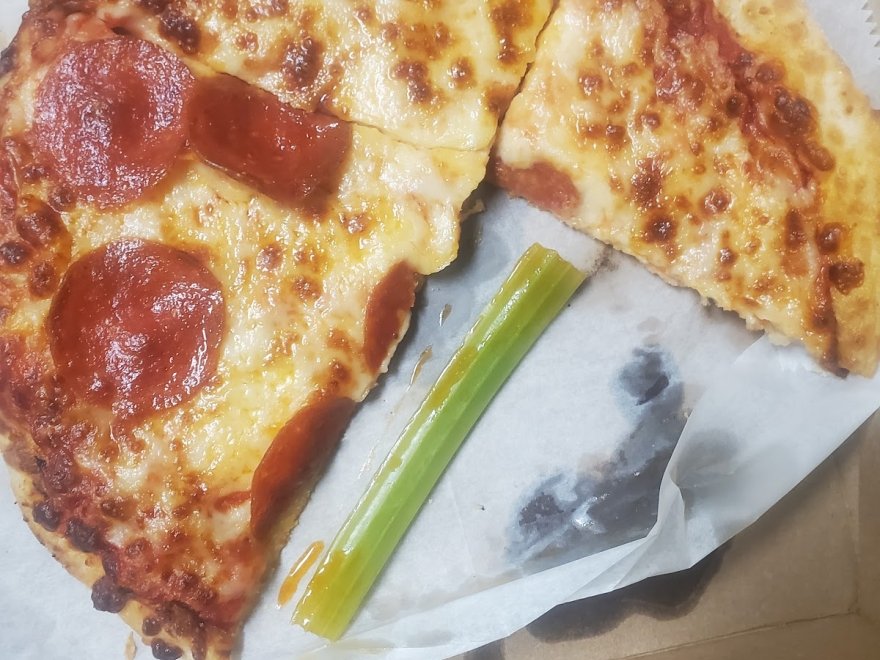 Fox's Pizza (Carryout & Delivery)